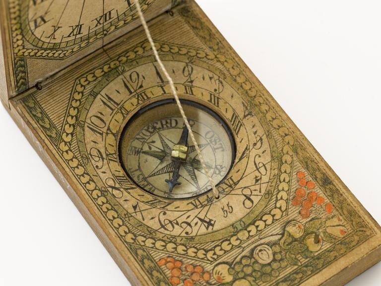 В Германии найдены карманные солнечные часы эпохи Средневековья