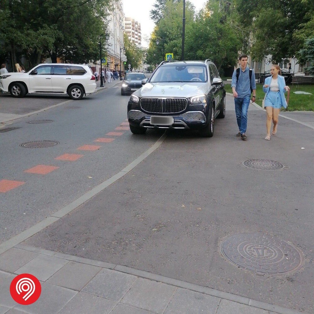 В Москве эвакуировали более 500 элитных автомобилей
