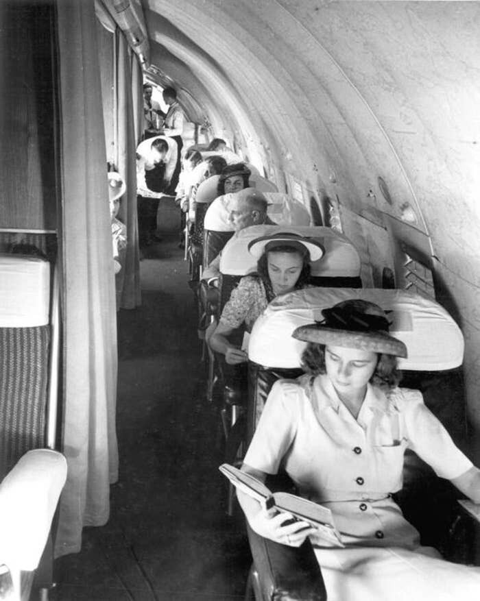 1. Салон самолёта авиакомпании Pan American, 1940-е годы