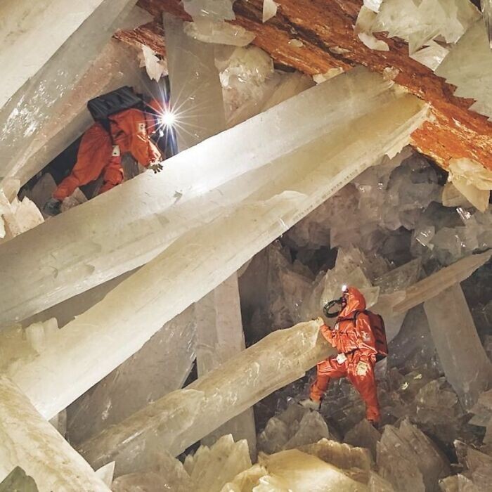 19. Пещера с кристаллами длиной до 11 метров и весом до 55 тонн. Мексика