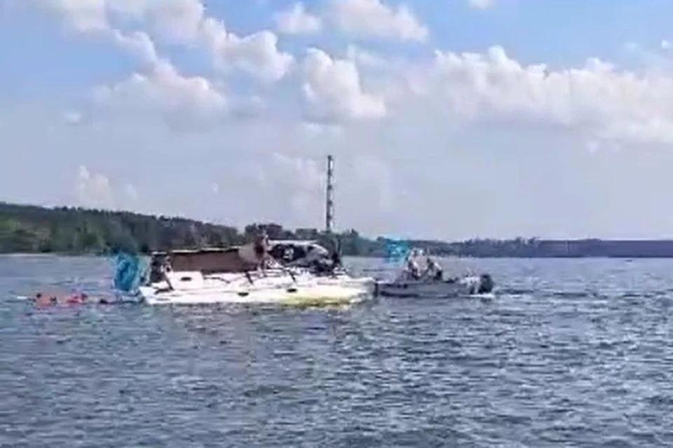 На Новосибирском водохранилище затонула яхта, на которой отдыхали десантники