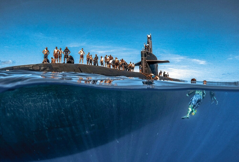 24. Плавание вблизи подводной лодки