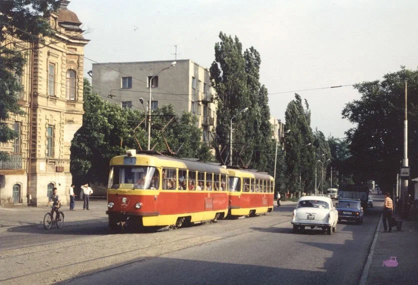 Пятигорск Ставропольского края, трамвай Т-3 с комсомольской символикой, 1980-е годы.