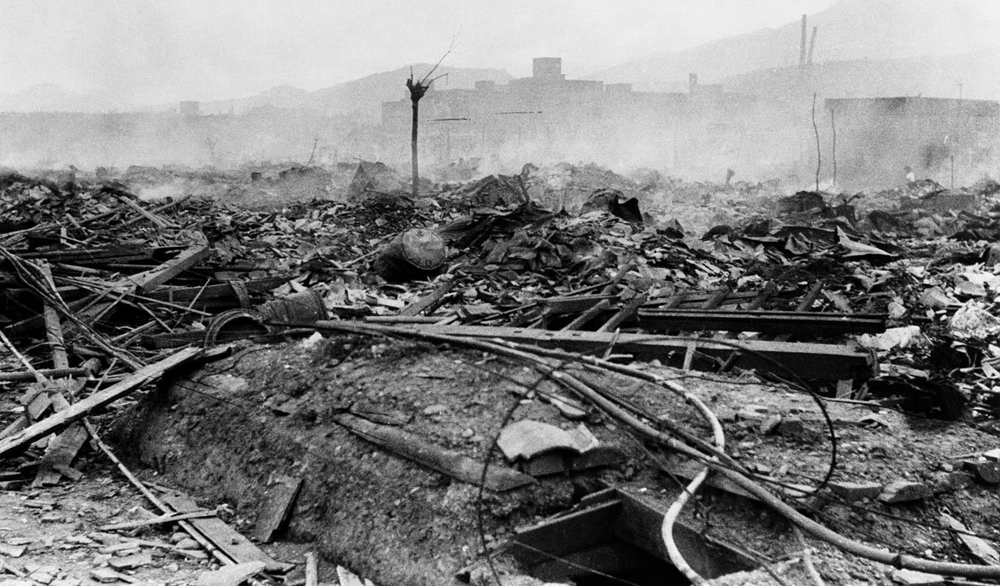 «Она была нужна»: в день скорби по жертвам Хиросимы и Нагасаки, японцы поблагодарили американцев за сброшенные атомные бомбы