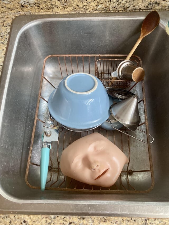 11. Посуда в раковине