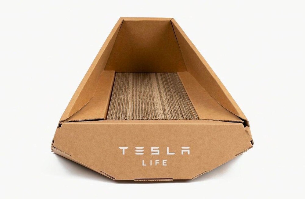 Эту Теслу смогут себе позволить многие: Tesla представила когтеточку в форме Cybertruck