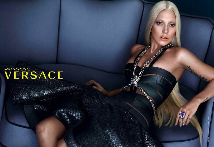 13. Леди Гага для Versace
