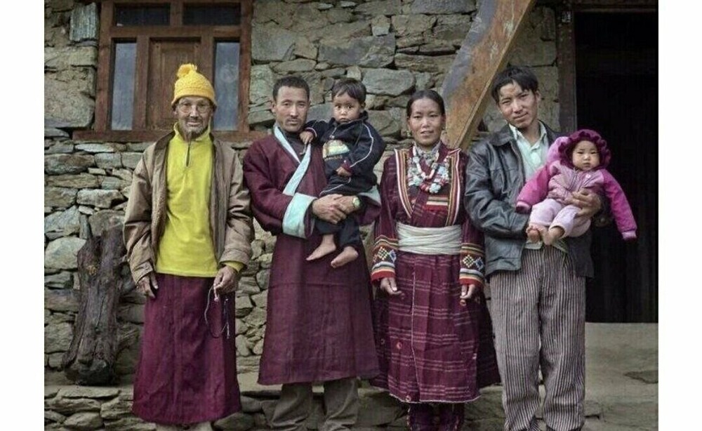 На всех братьев одна жена: почему в Тибете стараются женить всех сыновей на одной девушке