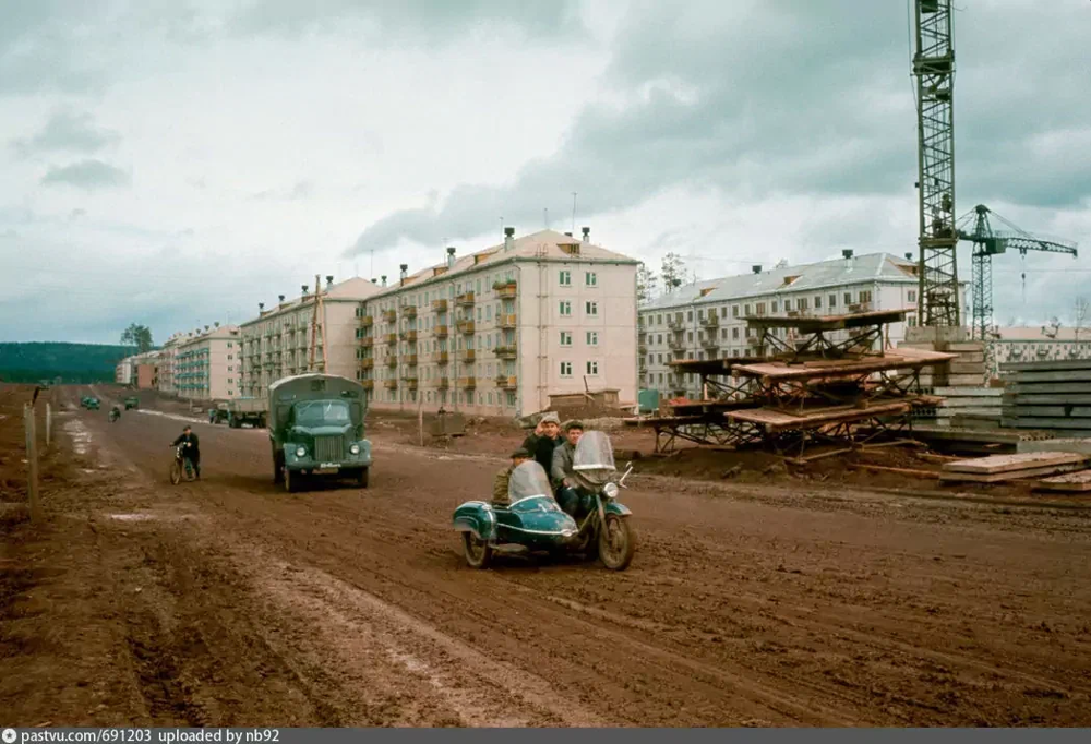 Братск Иркутской области, улица Комсомольская, 1964 год.