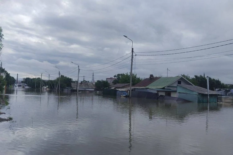 В Уссурийске прорвало дамбу, защищающую город от наводнения