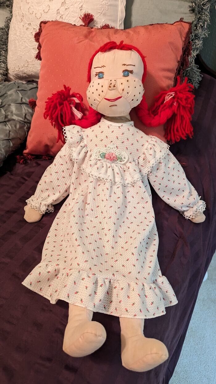22. "Кукла Пеппи Длинныйчулок, которую мама сделала для меня, когда я была маленькой девочкой"