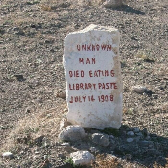 36. В Голдфилде, штат Невада, есть могила неизвестного человека, который отравился библиотечным клеем в 1908 году