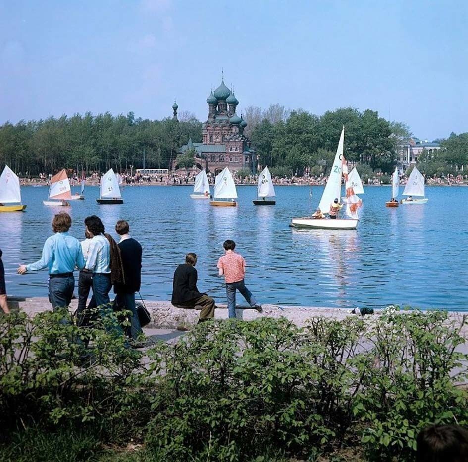 На пруду в Останкино, 1970-е