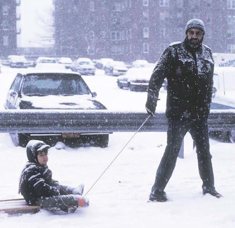 Сергей Довлатов с сыном. Нью-Йорк, 1984 год.