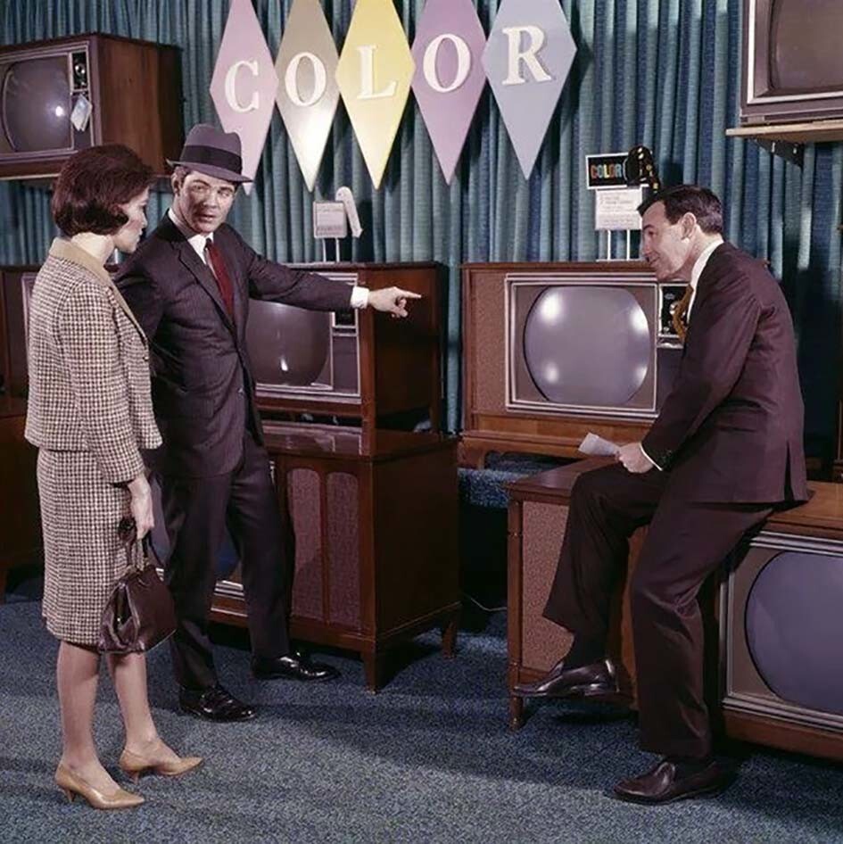 Покупка цветного телевизора в США. 1965 год