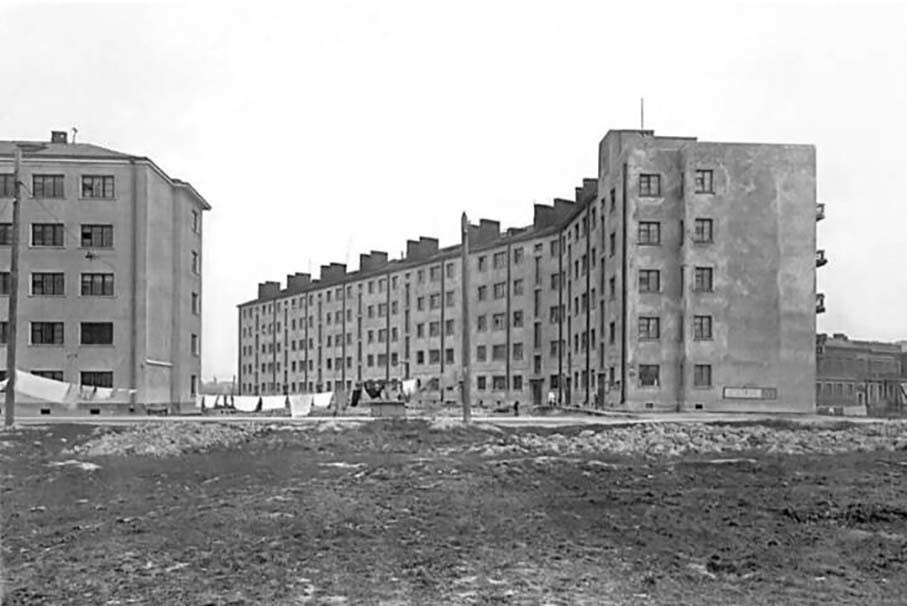  Будущая улица Седова. Вид на дом N76. Ленинград. 1939 год