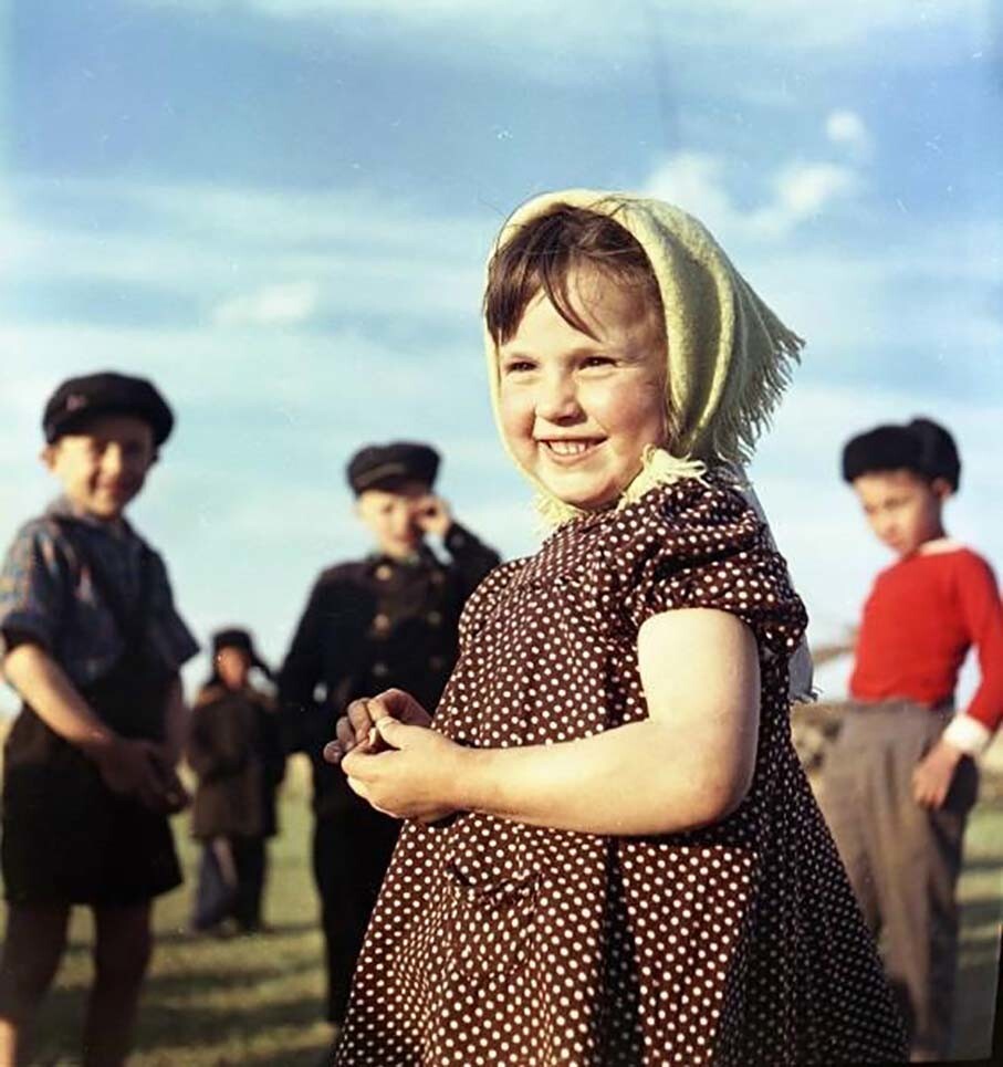 Девочка из Шахт. УССР, поздние 1950-е