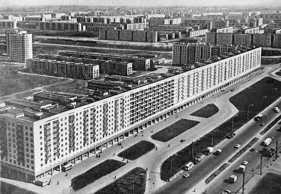 1000-квартирный жилой дом 29 по улице Типанова. Ленинград. 1982 год