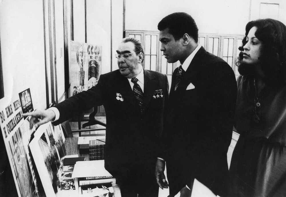 Мухаммед Али со своей женой Вероникой на встрече с Леонидом Брежневым. Москва, СССР, 1978 год