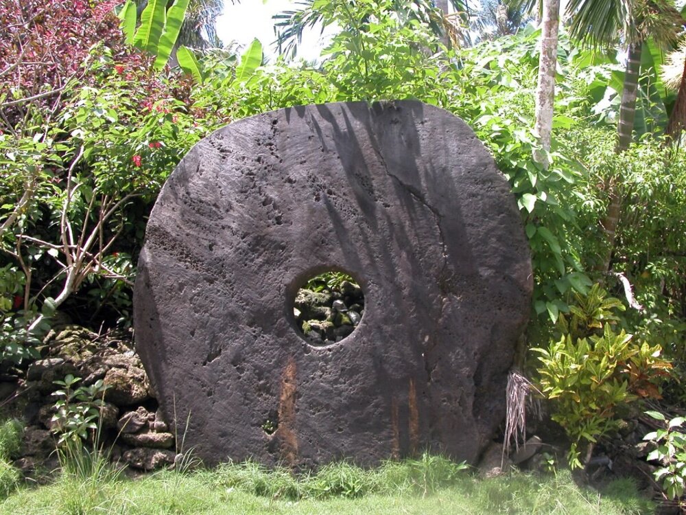 Каменные деньги острова Яп и необычный способ расплачиваться ими