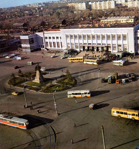 Хабаровск, железнодорожный вокзал, 1980-е годы.