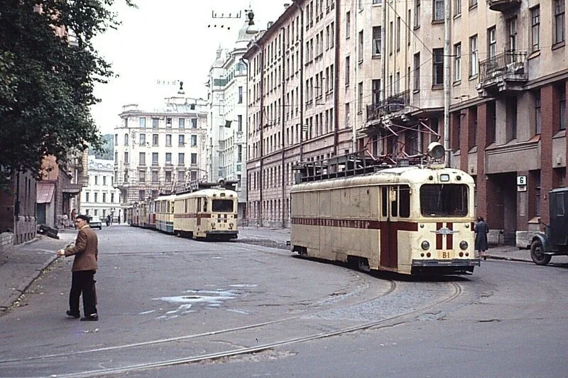 Ленинград. Попалось очень интересное фото от 1982 года, сделанное в Заячьем переулке.
