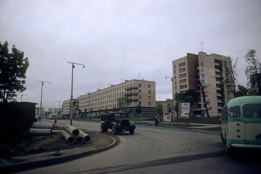 И еще одно фото из города на Неве, угол Трамвайного пр. и пр. Стачек, 1965 год..