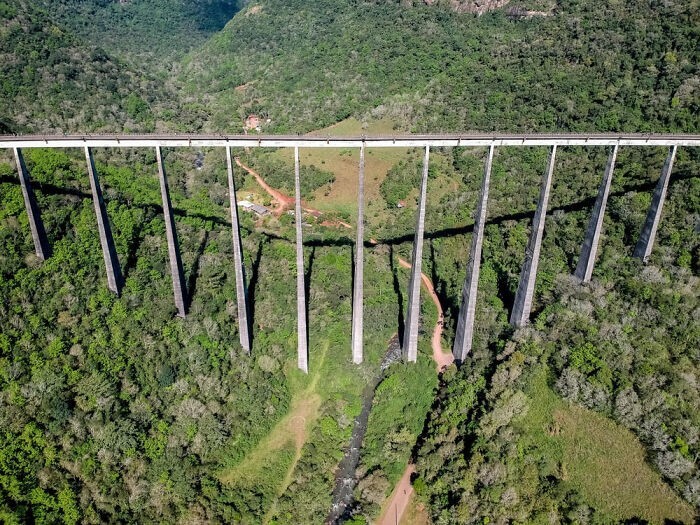 30. Виадук 13 в Бразилии. Его высота - 143 метра, и его построили в 1970-х