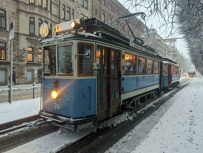 19. Трамвай 1926 года, который до сих пор ездит на улицах Стокгольма, Швеция