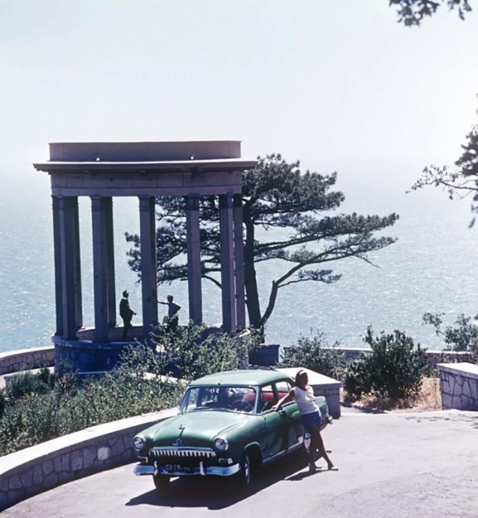 Смотровая площадка. Крым, Ялтинский горсовет, Алупка, 1966 год