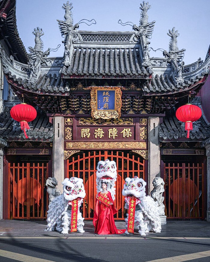 35. Китайские традиционные костюмы дракона в Шанхае