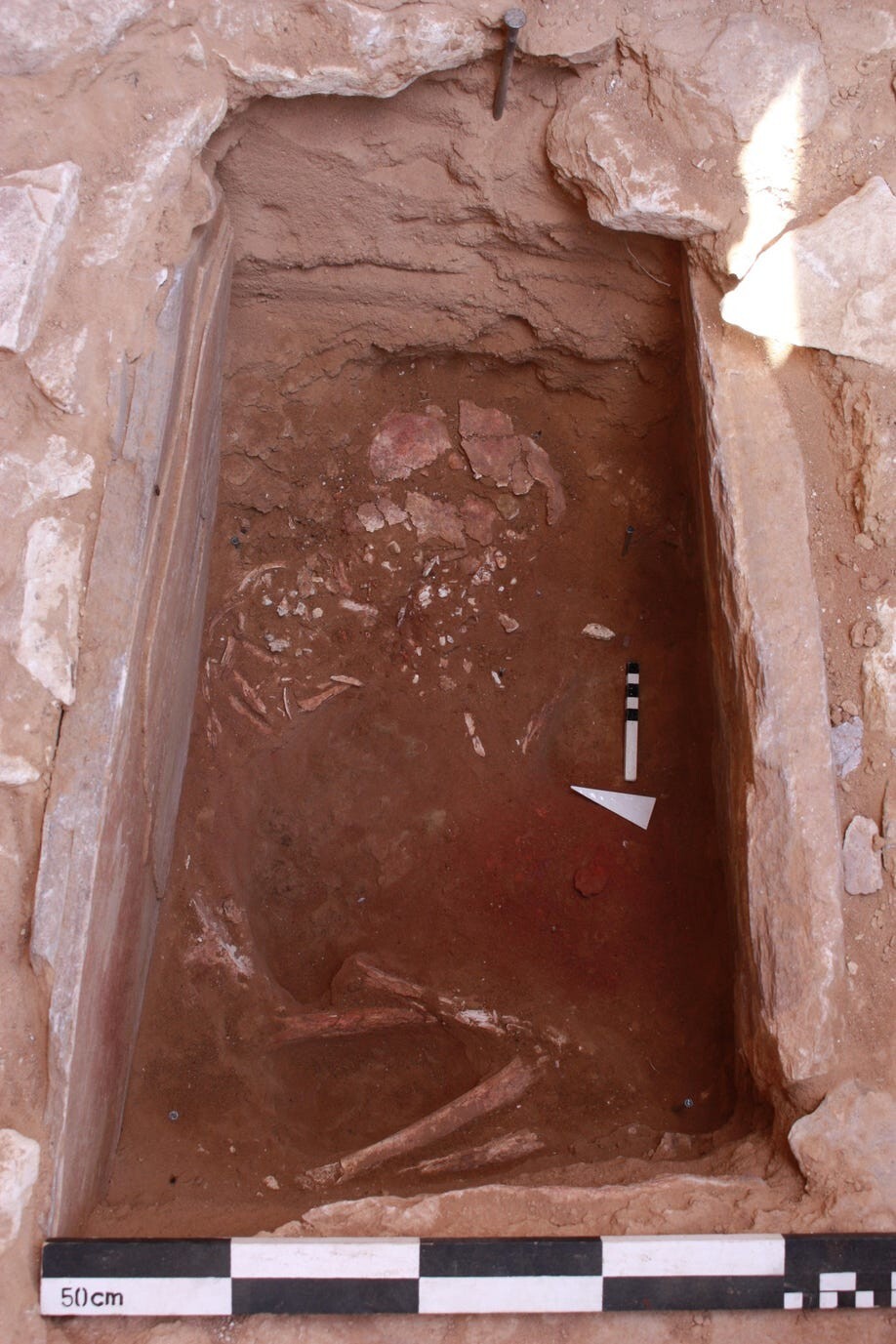 Учёные воссоздали 9000-летнее ожерелье, найденное в могиле ребёнка