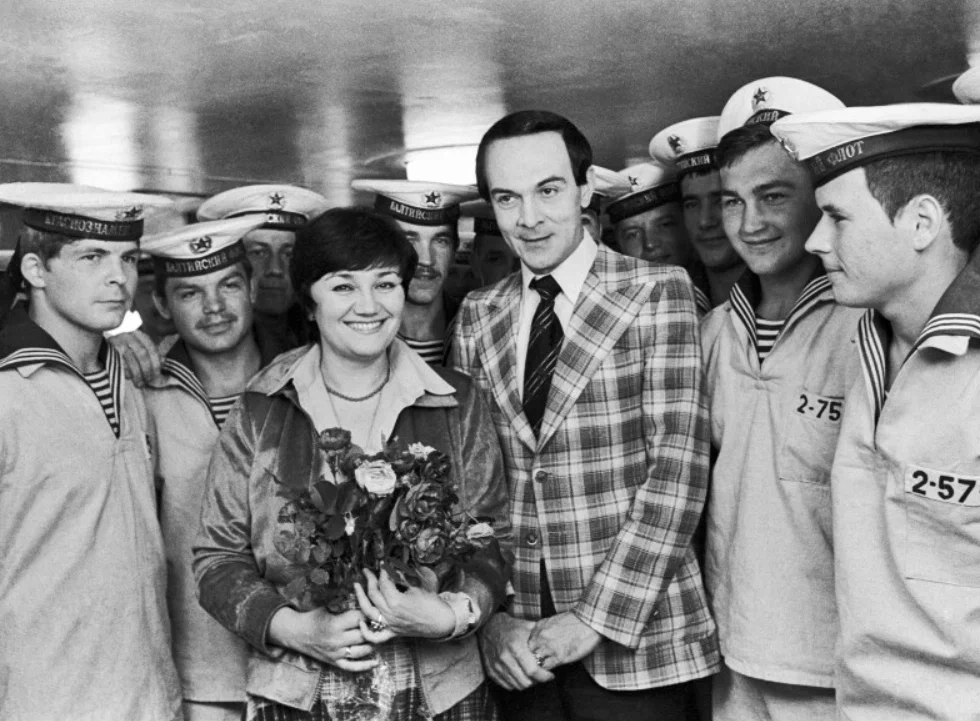 Тамара Синявская и Муслим Магомаев в гостях у моряков, 1981 год.