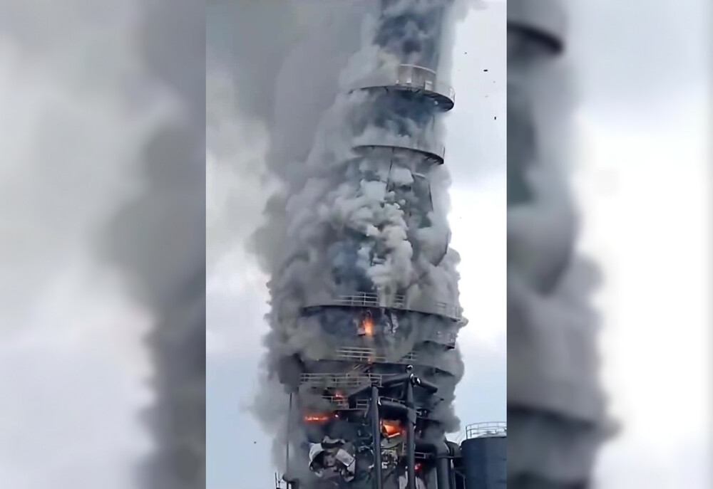 В Китае сгорела башня десульфурации