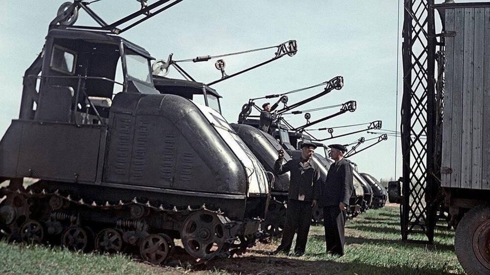Электрический трактор начала 1950-х, СССР