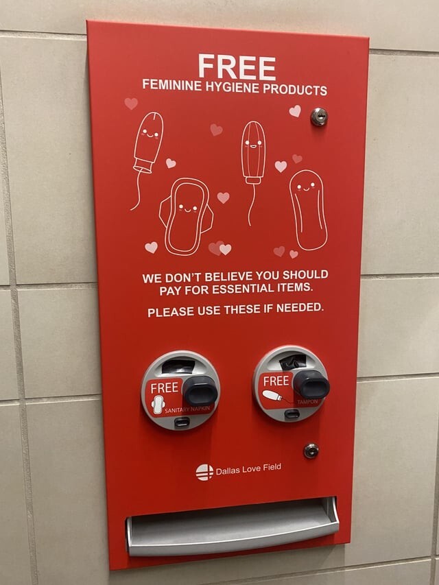 3. Автомат с бесплатными средствами женской гигиены в аэропорту Далласа