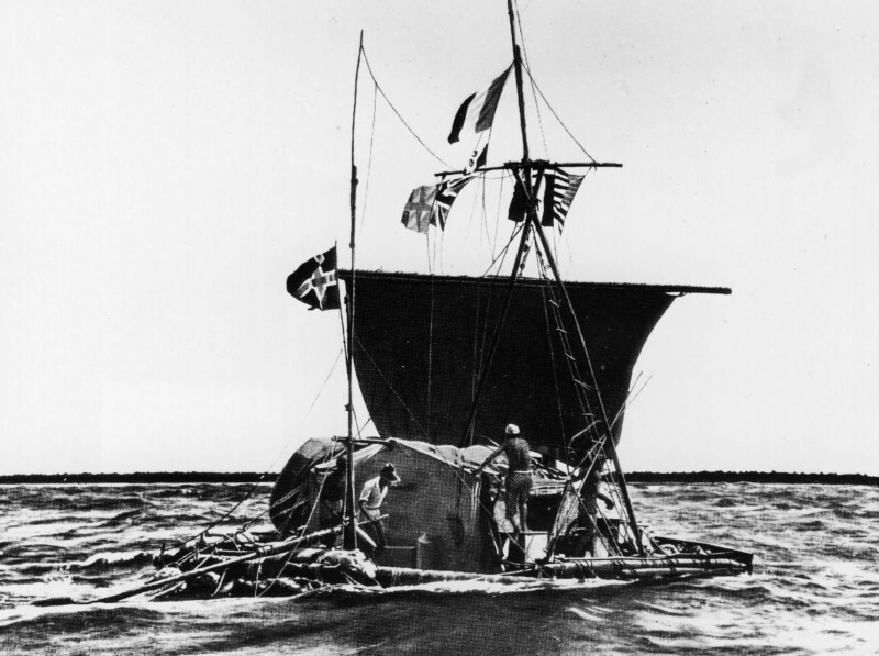 Норвежский этнолог Тур Хейердал и его плот «Кон-Тики» пересекают Тихий океан. 1947 год