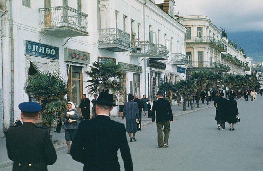 Набережная в Ялте. Крым, СССР, 1953 год