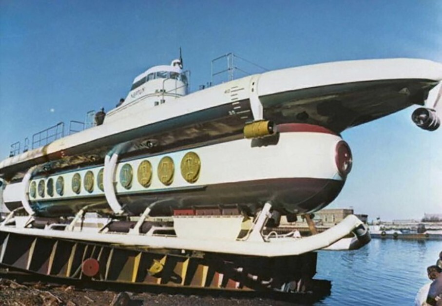 Советская экскурсионная подводная лодка "Нептун". 1990-е годы