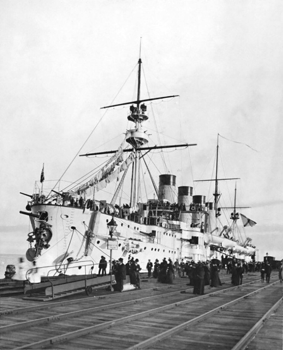 Русский крейсер "Громобой", на железнодорожном пирсе порта Мельбурн. Австралия, май 1901 года