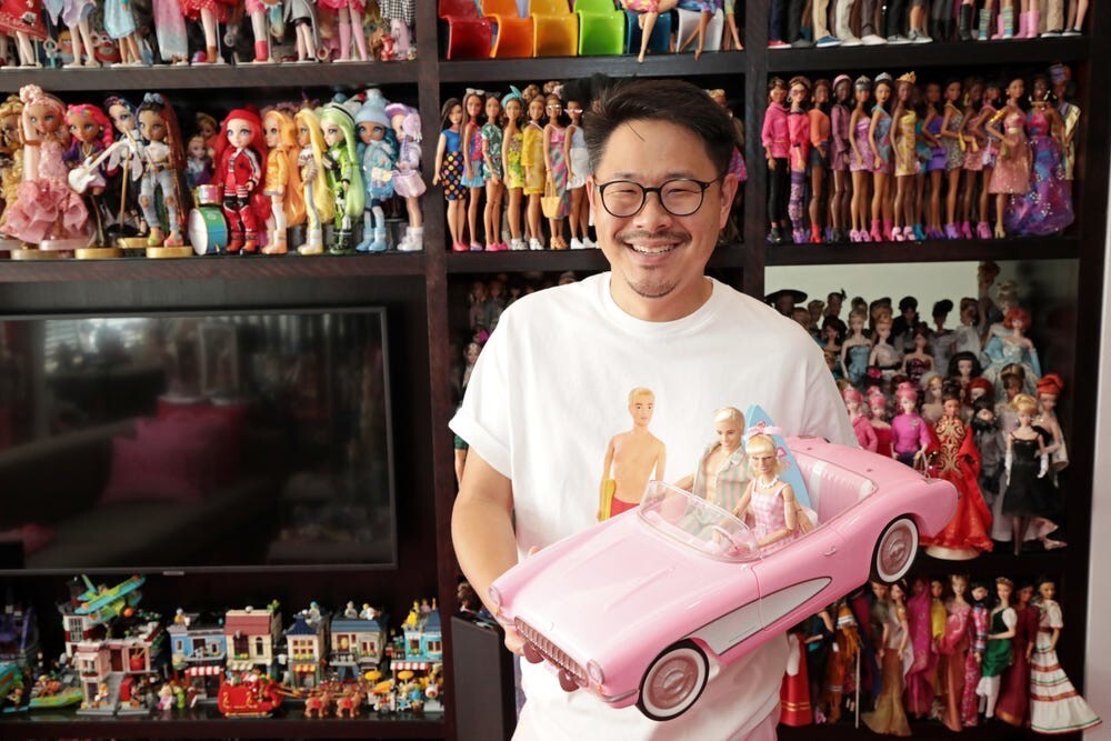 Житель Сингапура заинтересовался Барби еще в детстве