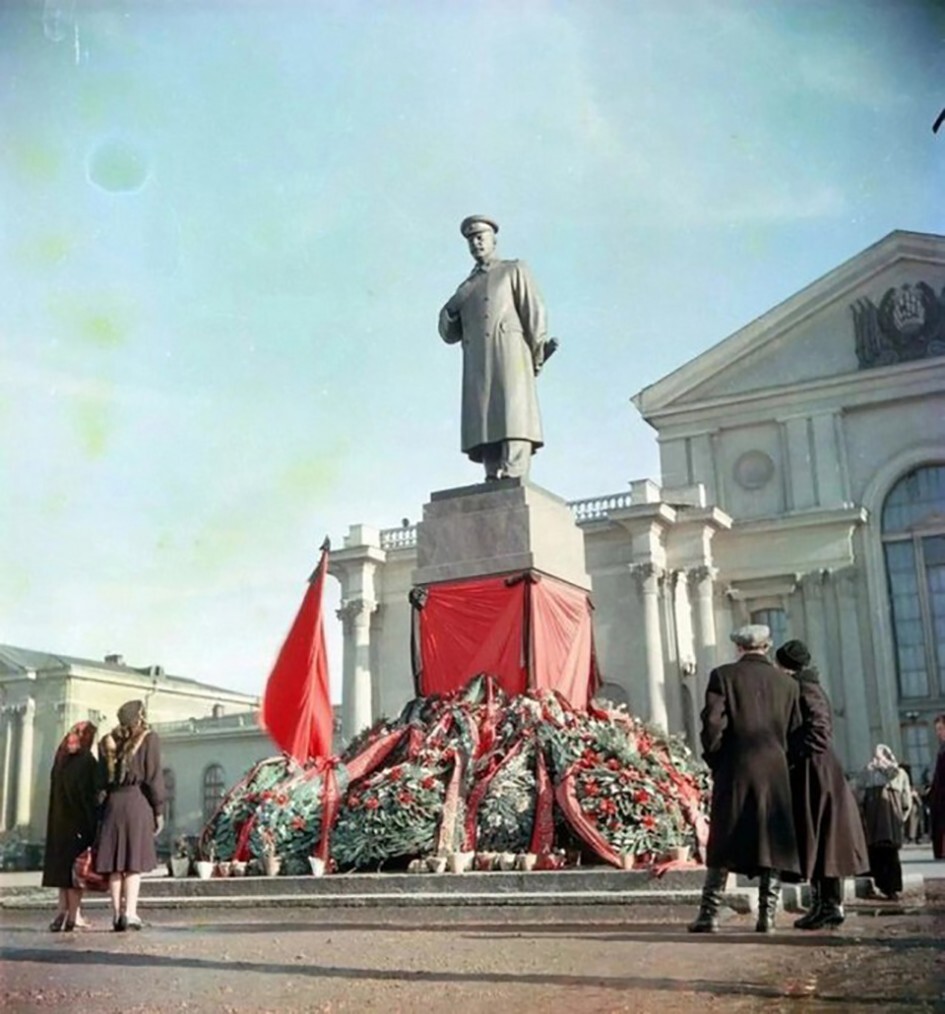 Памятник И.В.Сталину в Вильнюсе, ЛитССР, март 1953 года