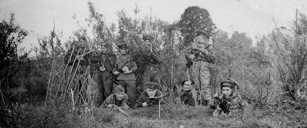 Военнослужащие в/ч 3229 МГБ СССР в Львовской области во время ликвидации форм...