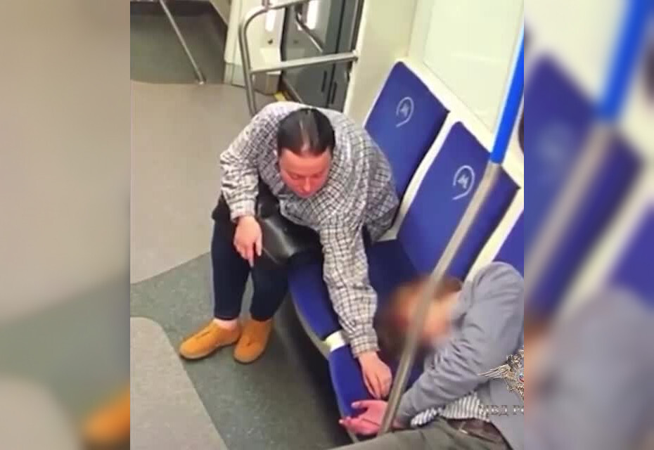 На жительницу Петербурга нашло "моментальное затмение", поэтому она обокрала спящего парня в московском метро