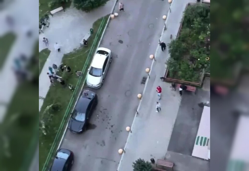 В Москве кто-то выбросил из окна арбуз