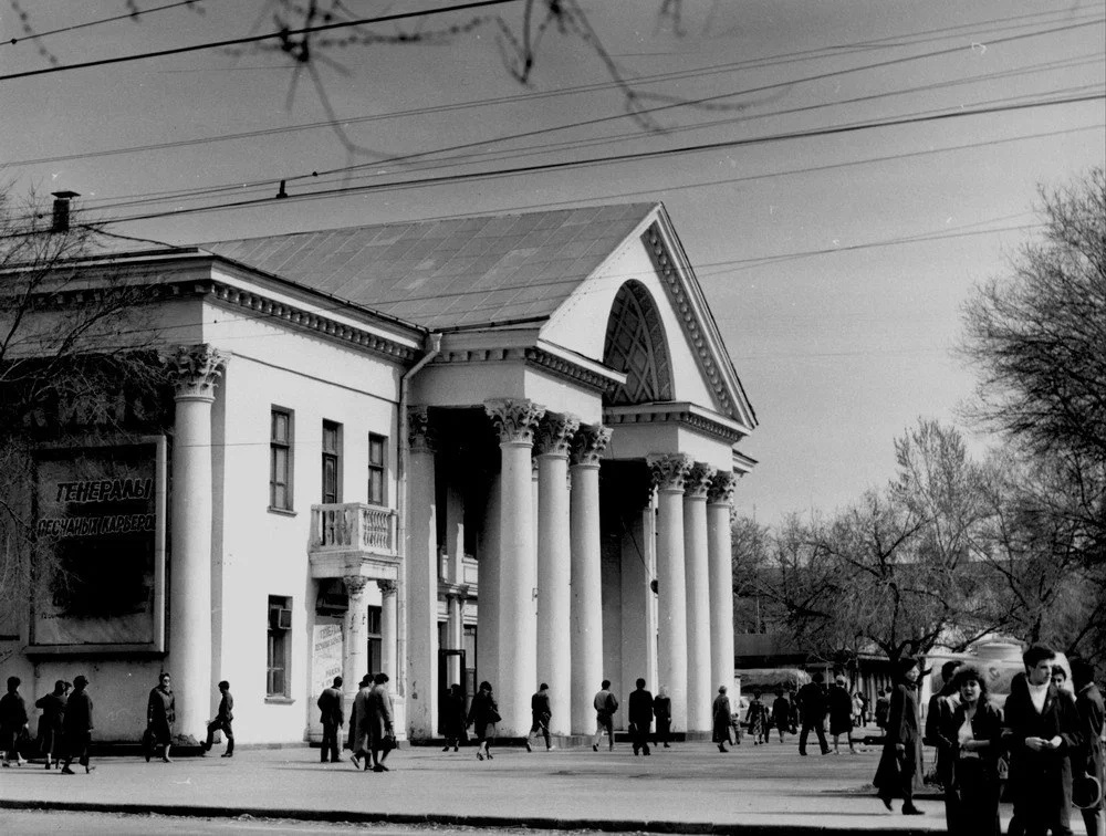 Волгоград, кинотеатр "Победа", 1980-е годы.