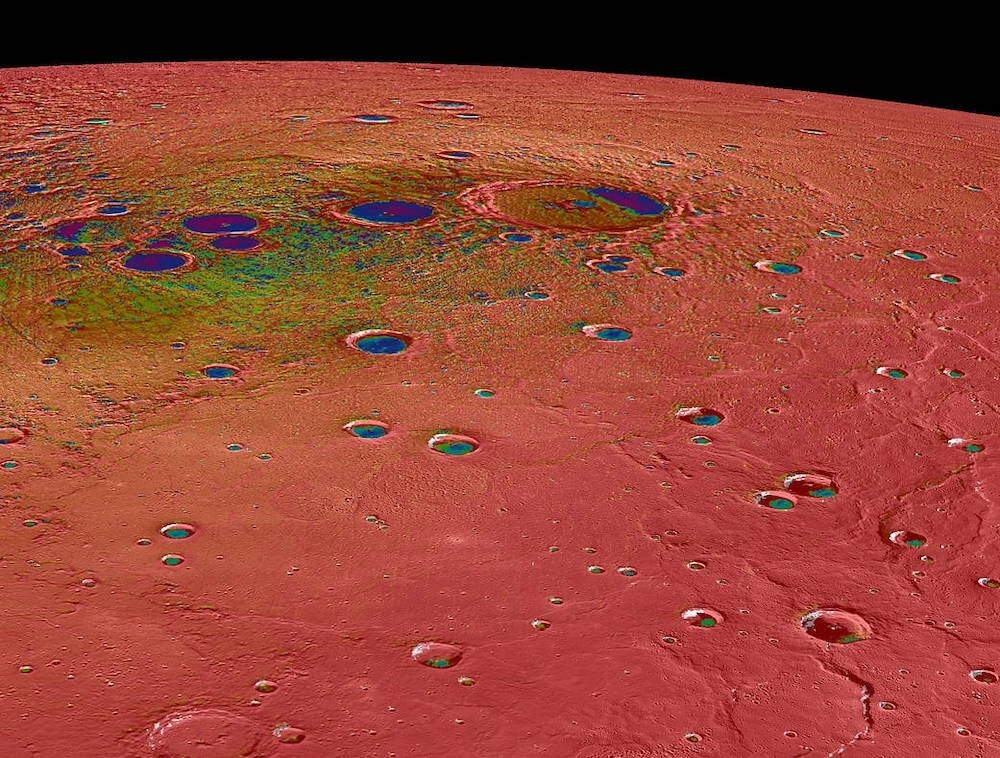 2. На Меркурии есть полярные кратеры со льдом