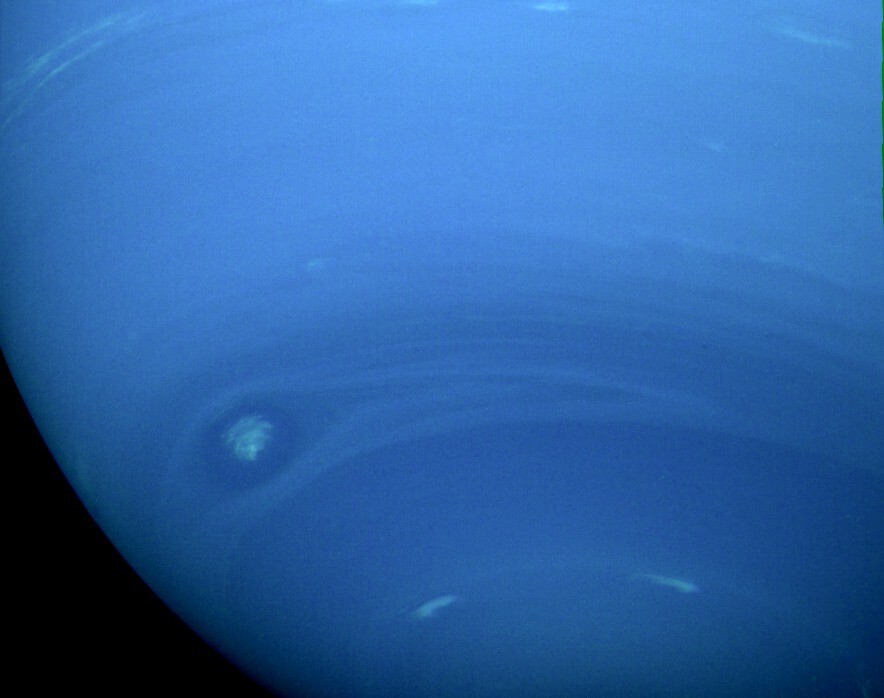 6. На Нептуне бушуют сильнейшие сверхзвуковые ветры