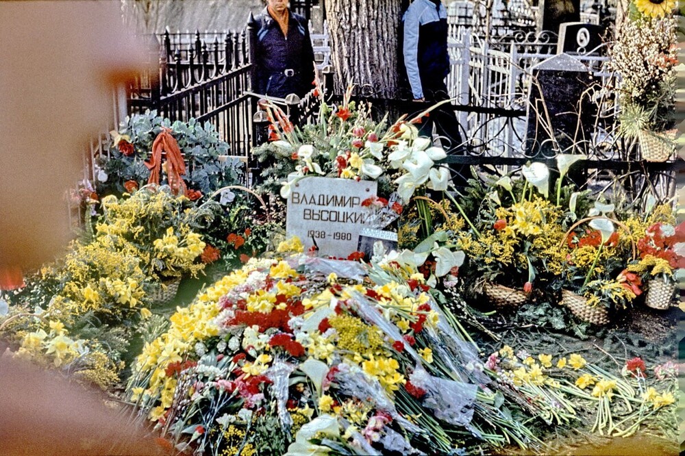 25 июля 1980 года, в самый разгар Олимпиады умер Владимир Высоцкий...
