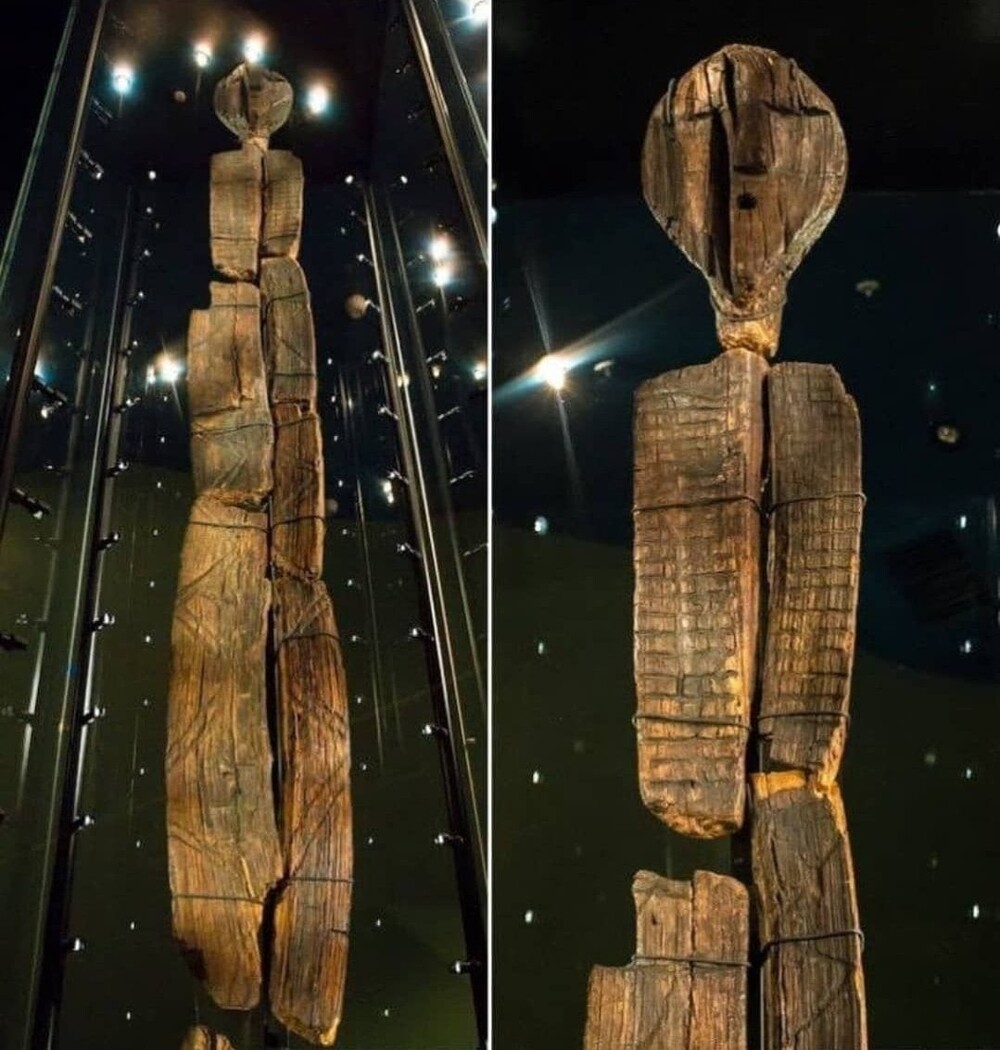 12. Одно из величайших открытий археологии: Шигирский идол, 10 500 год до нашей эры, старейшая деревянная скульптура в мире